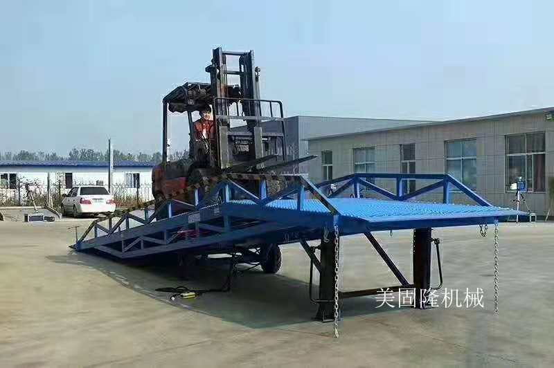 菏泽移动式登车桥价格